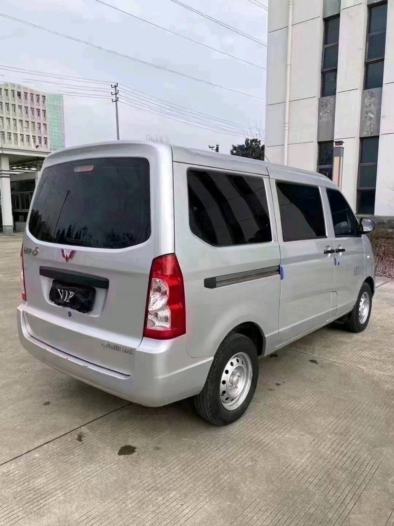 宿遷21年五菱汽車榮光8