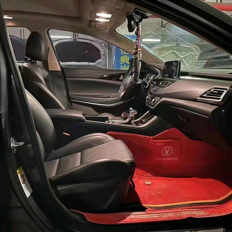 泰安20年長安汽車銳程CC6