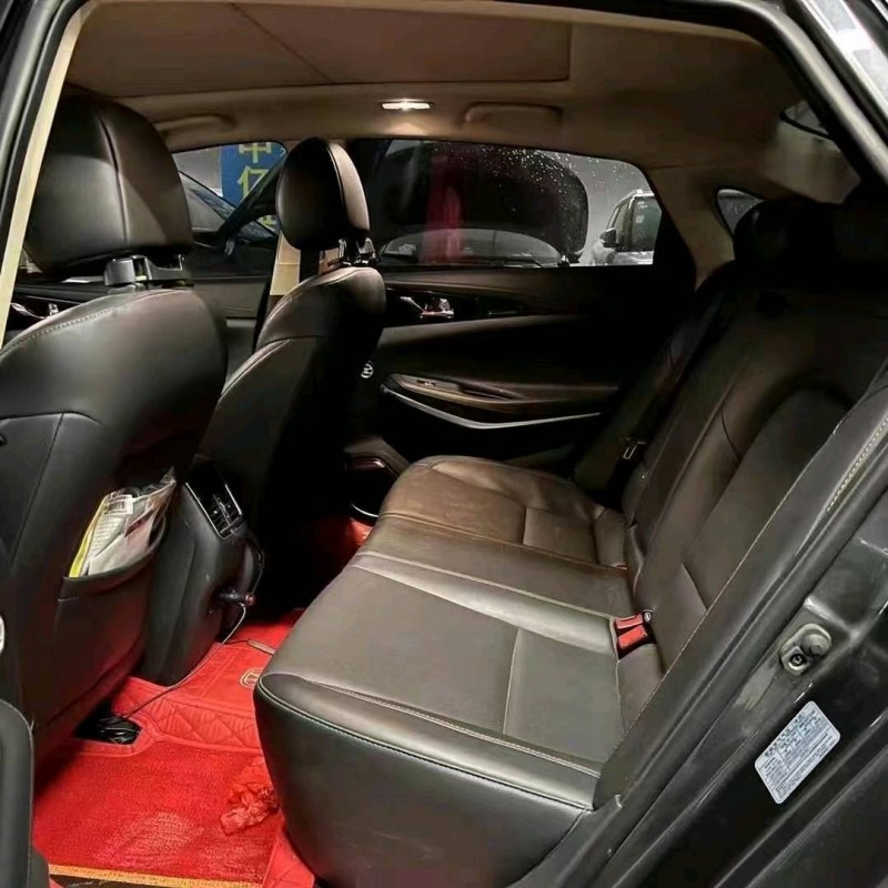 泰安20年長安汽車銳程CC7