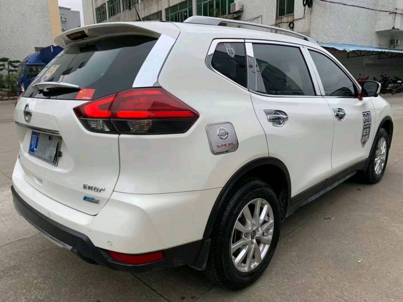 中山18年日產奇駿5