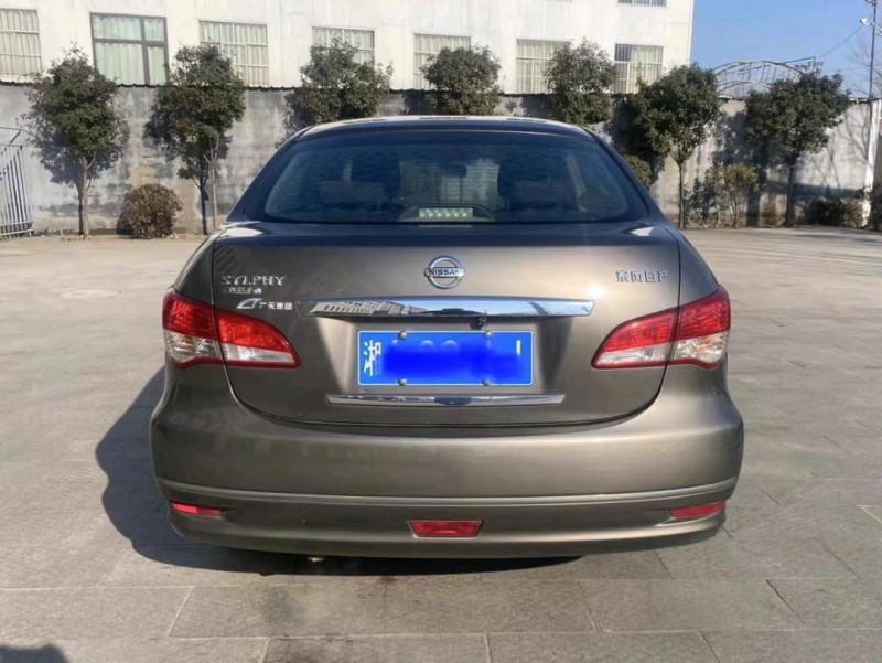 青島16年日產軒逸6