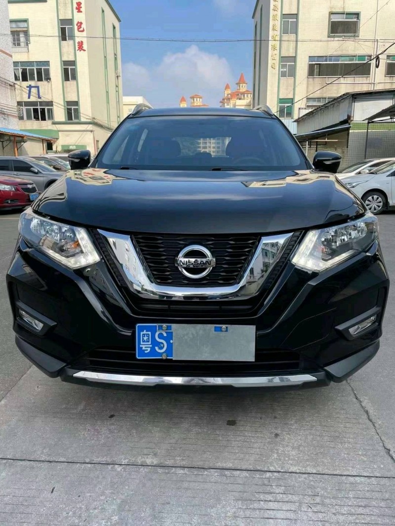 中山18年日產奇駿1