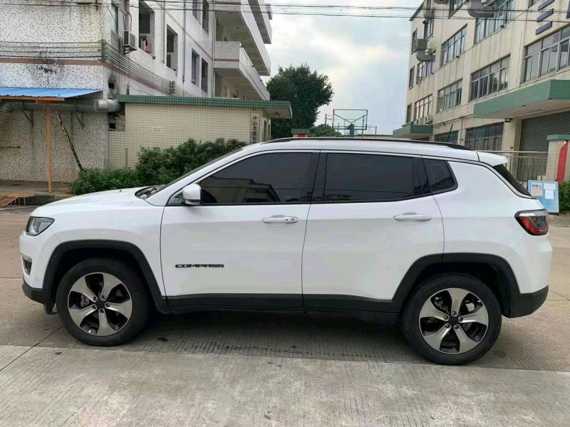 中山18年Jeep指南者3