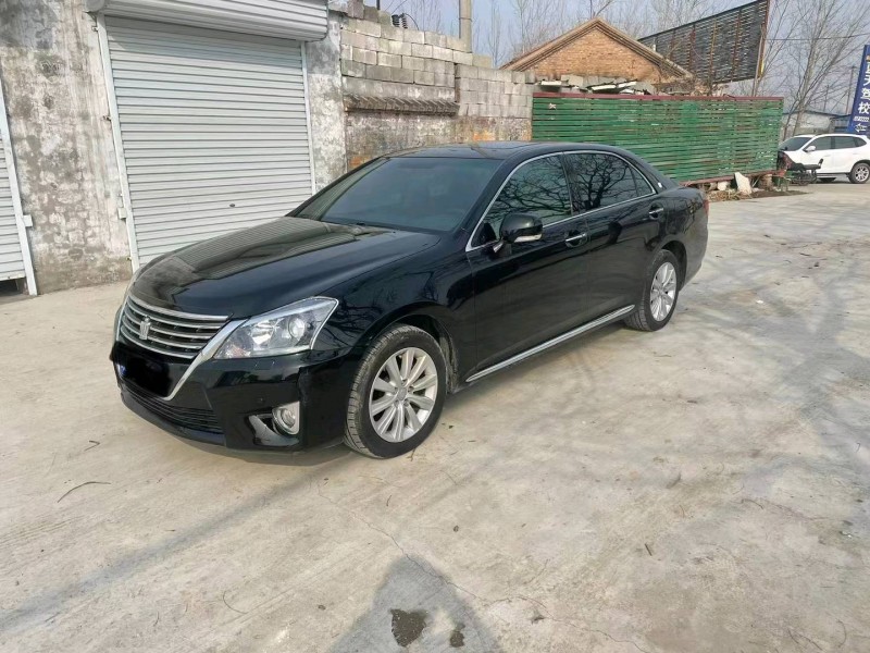 北京14年丰田皇冠2