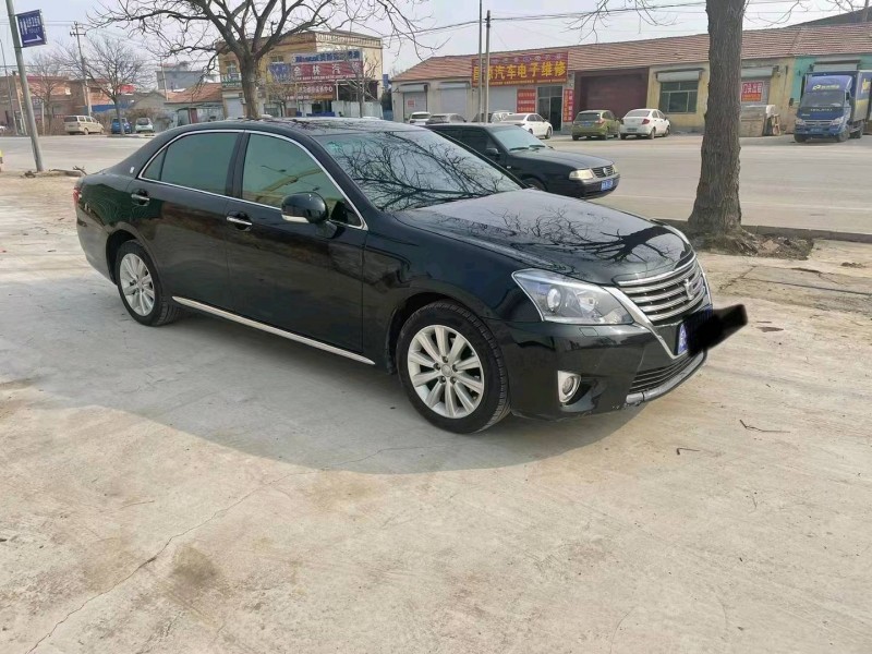 北京14年丰田皇冠3