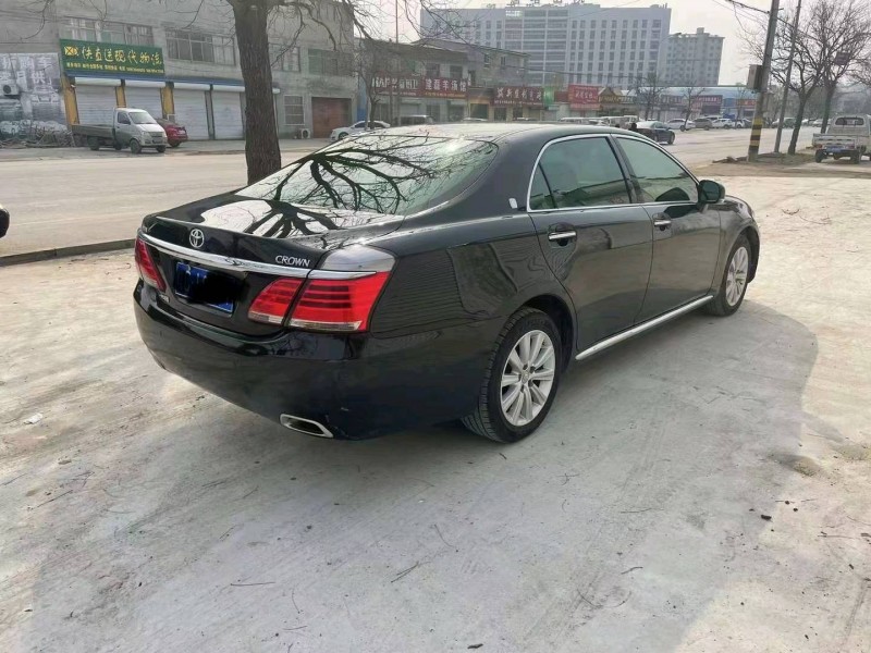 北京14年丰田皇冠9