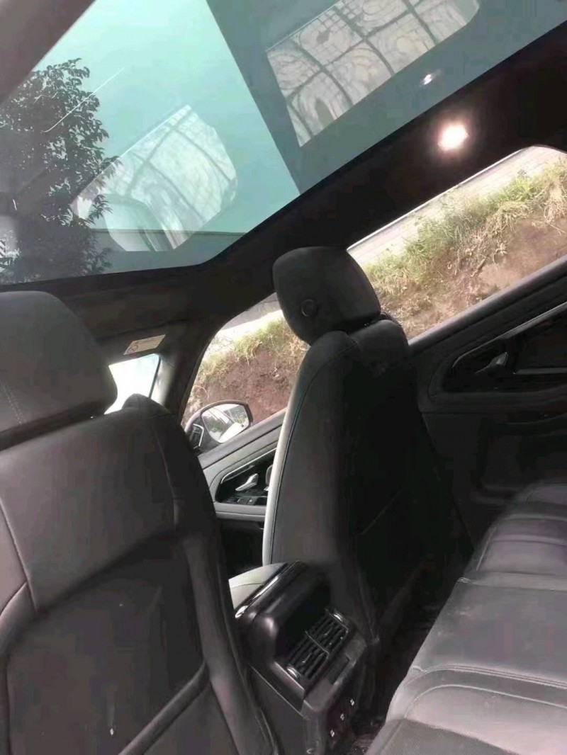畢節20年路虎極光2