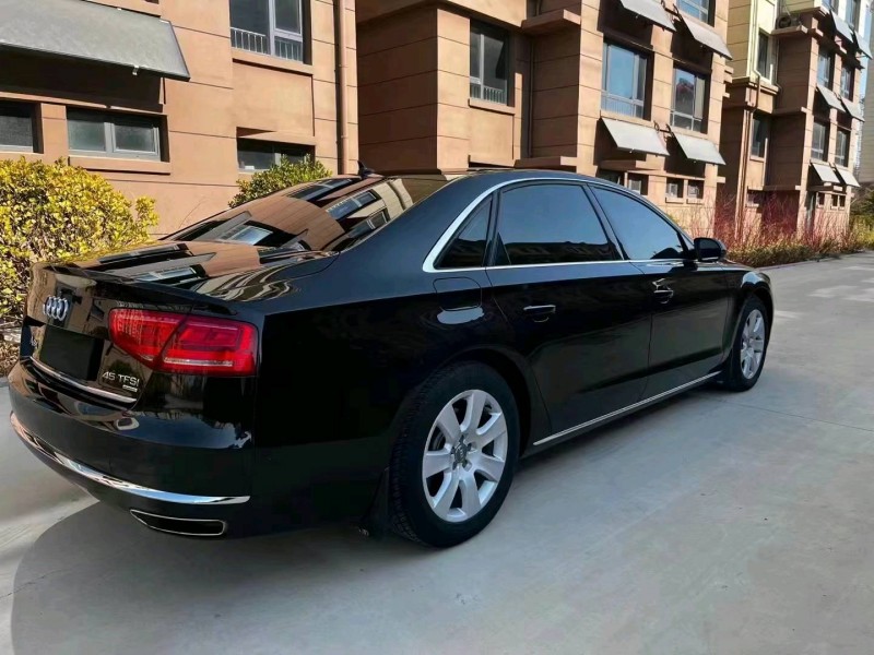 青島12年奧迪A8L8