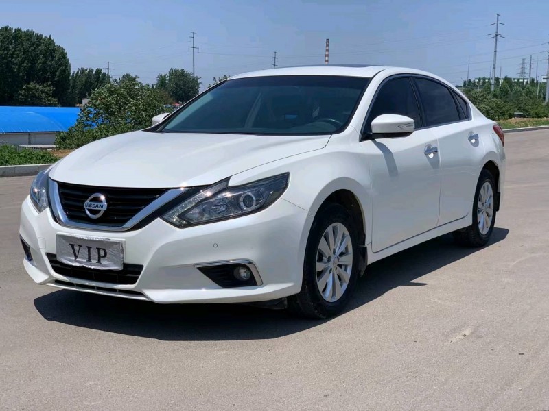 潍坊18年日产天籁3