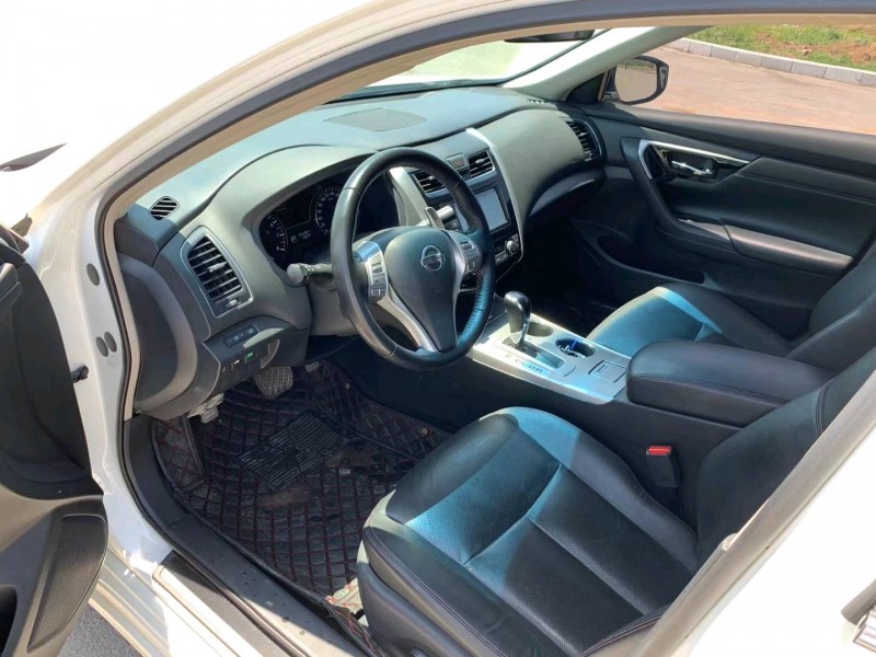 潍坊18年日产天籁4