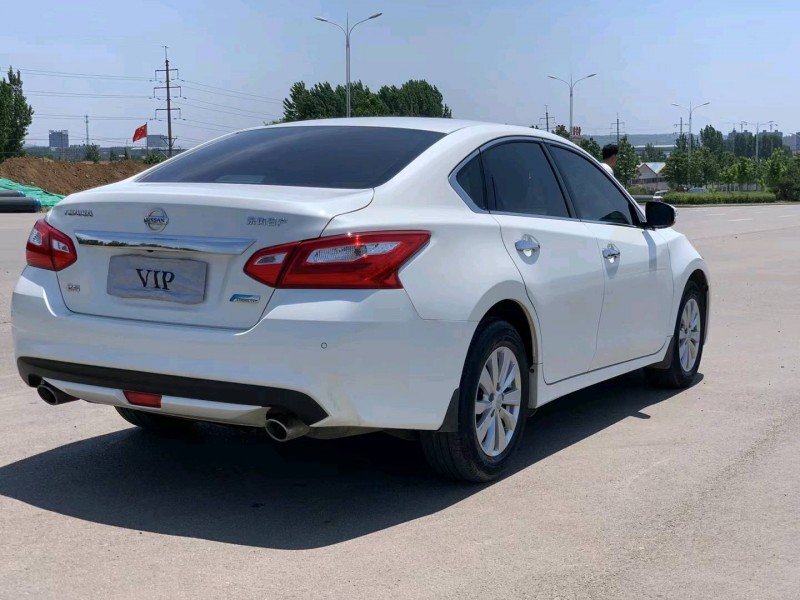 潍坊18年日产天籁7