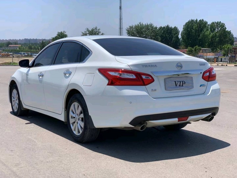 潍坊18年日产天籁8