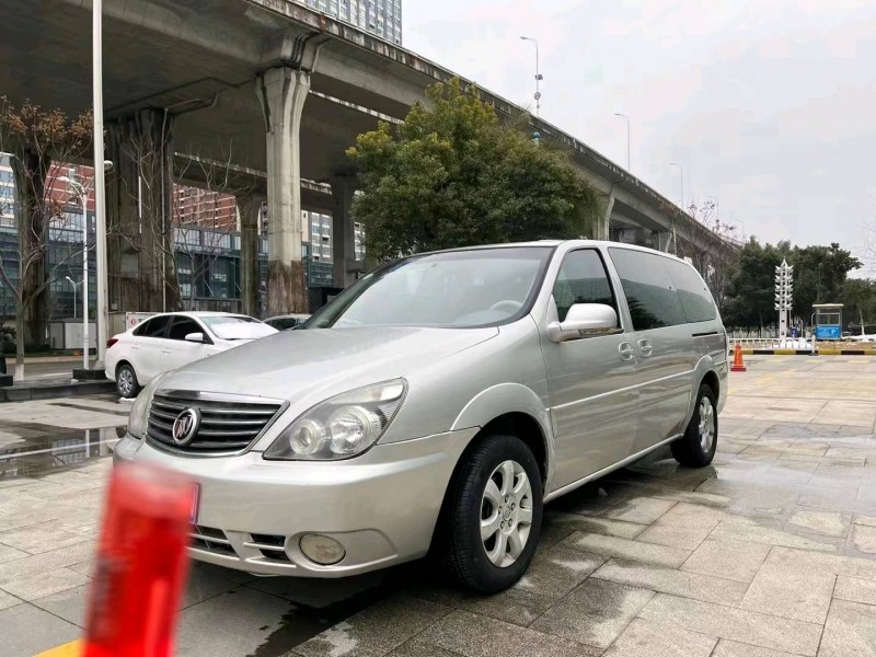 孝感10年別克GL83