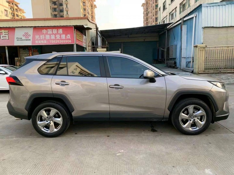 中山22年豐田RAV42