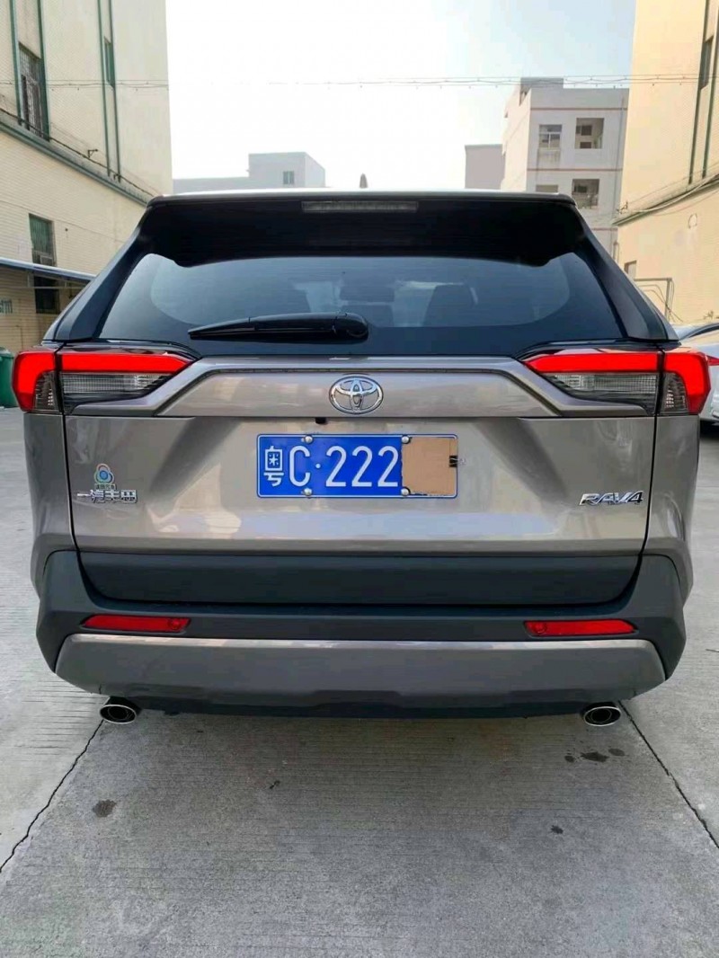 中山22年豐田RAV44