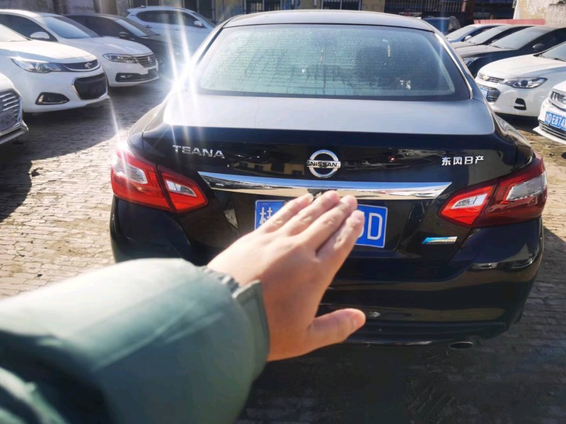 濮陽17年日產天籟5