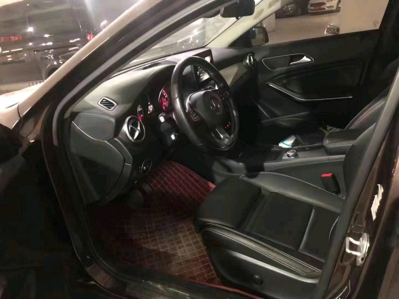 北京17年奔驰GLA4