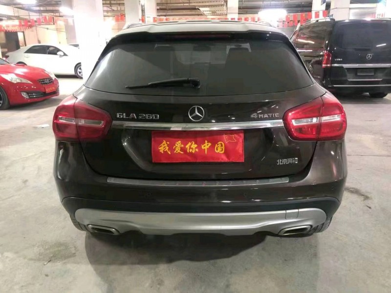 北京17年奔驰GLA7