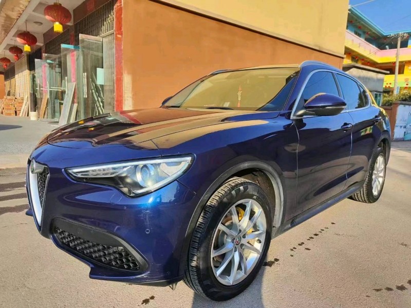 南昌18年阿爾法·羅密歐Stelvio3