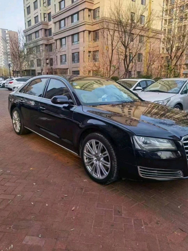 泰安12年奧迪A8L1