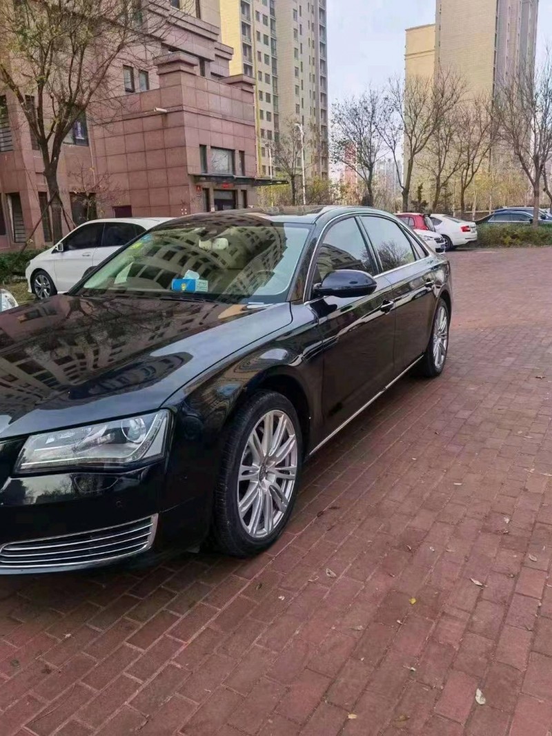 泰安12年奧迪A8L2