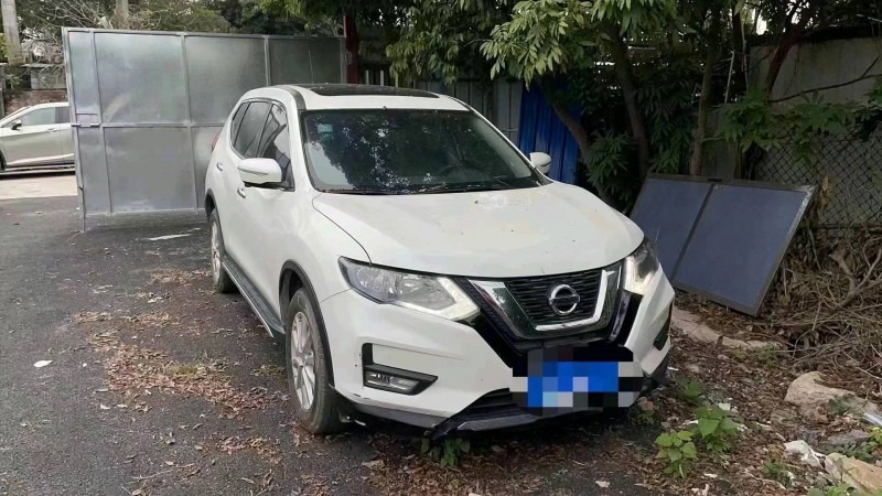 景德鎮20年日產奇駿1