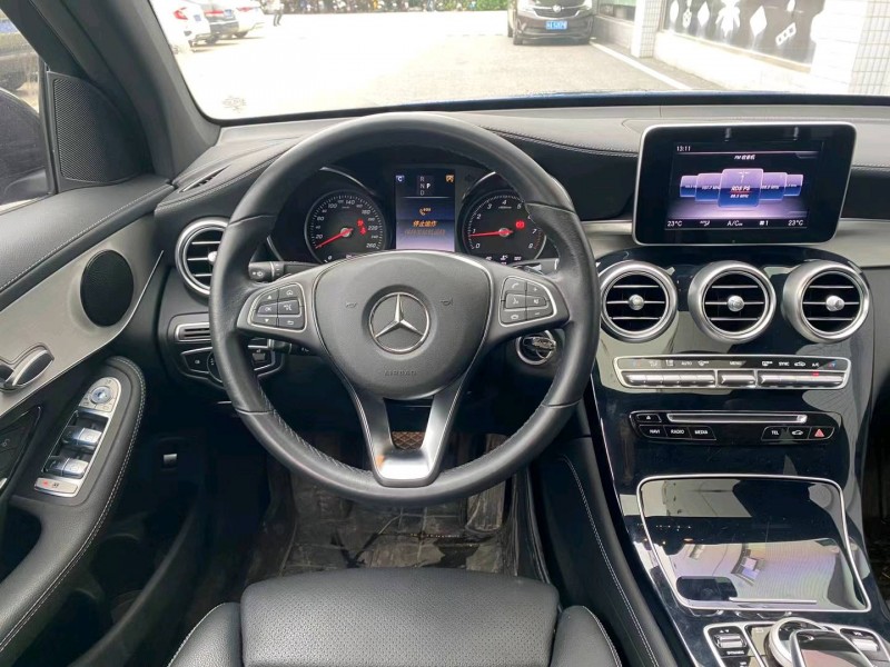 广州19年奔驰GLC3