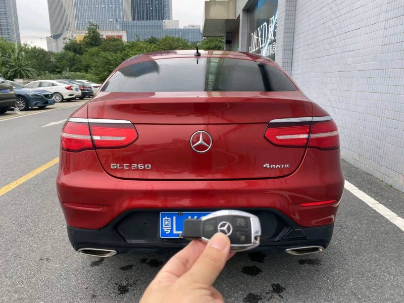 广州17年奔驰GLC5