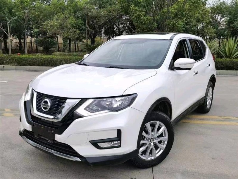 荊門17年日產奇駿3