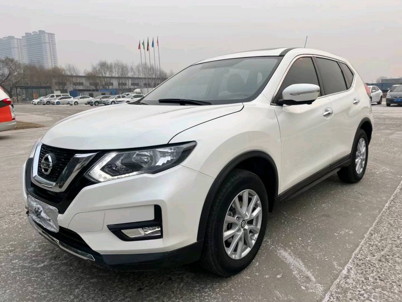 沈陽18年日產奇駿2