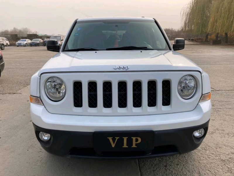 沈陽15年Jeep自由客1