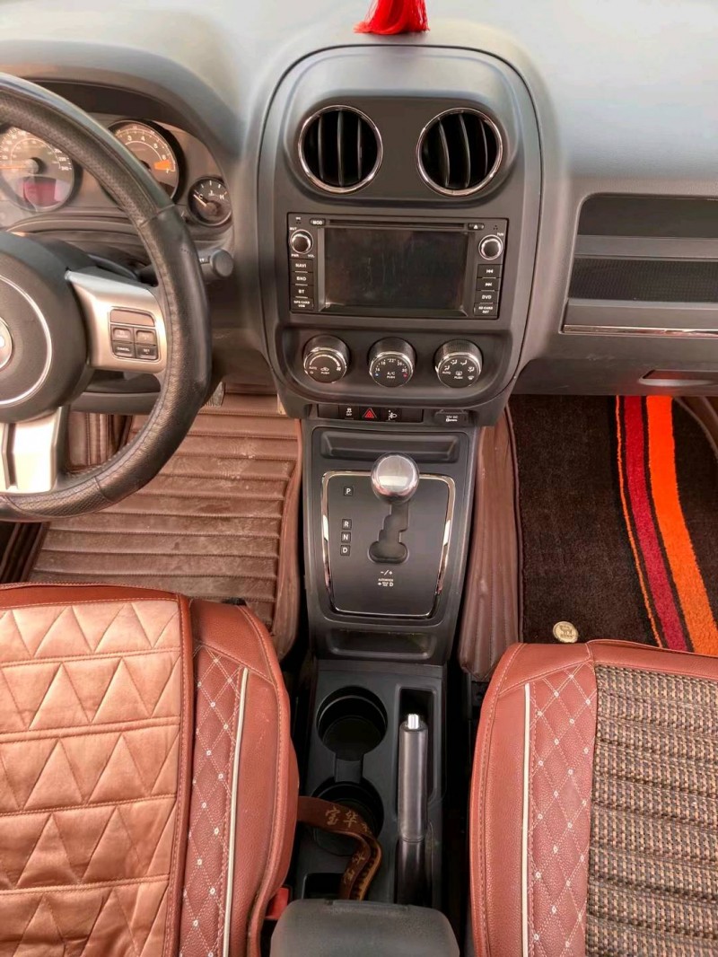 沈陽15年Jeep自由客5