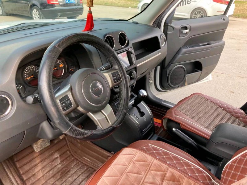 沈陽15年Jeep自由客7