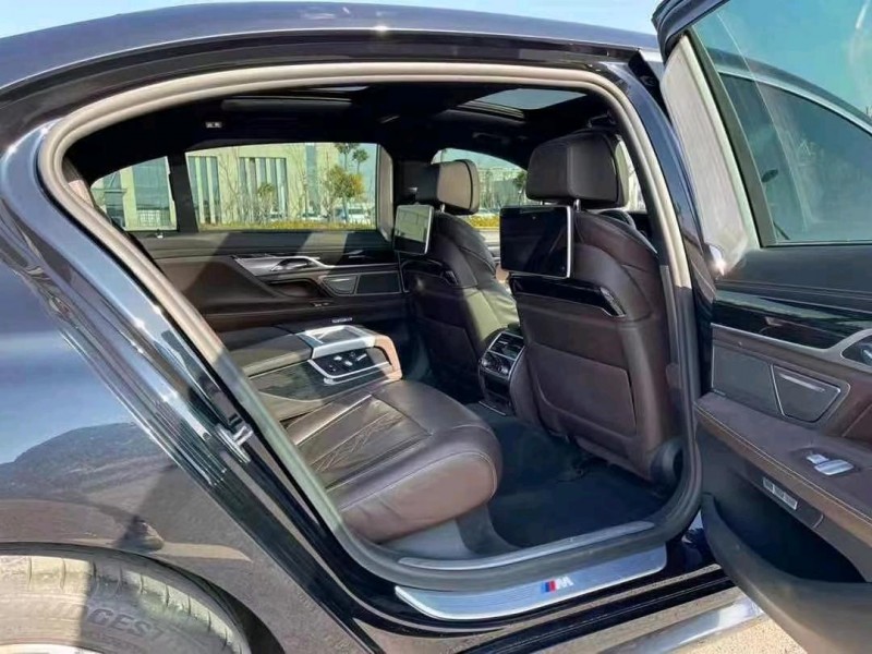 济宁18年宝马7系7