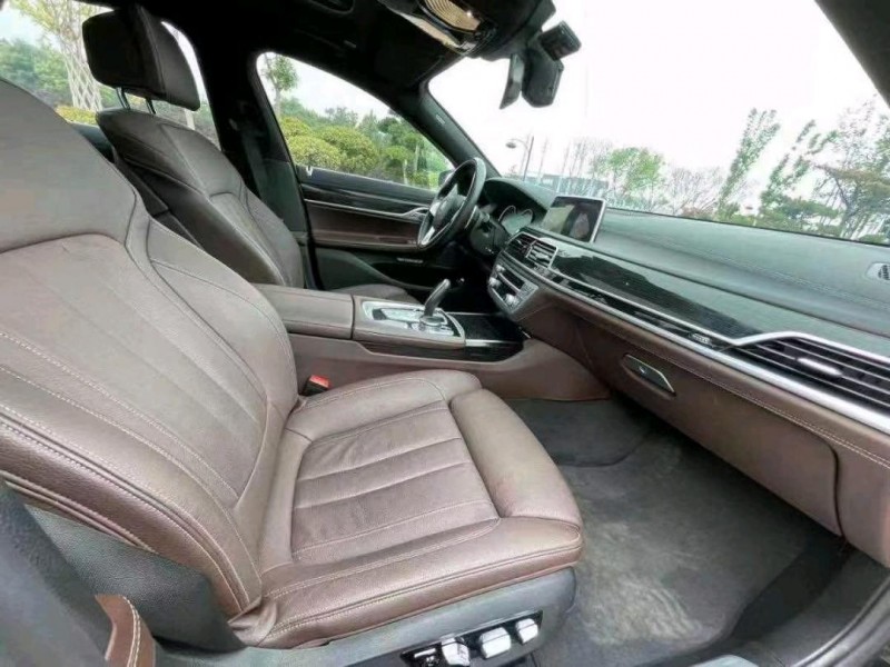 济宁18年宝马7系6