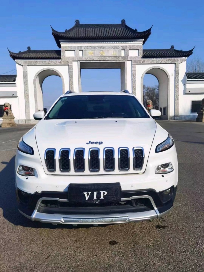 沈陽14年Jeep自由光1