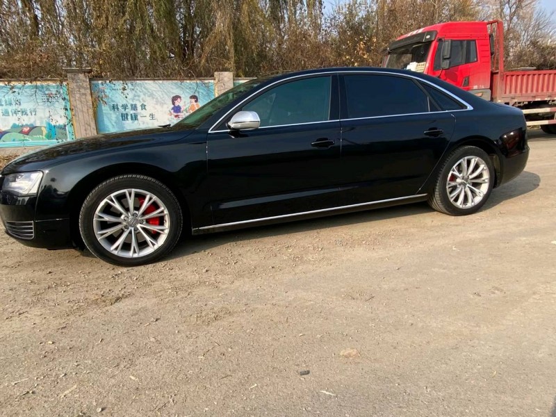 天津12年奧迪A8L3