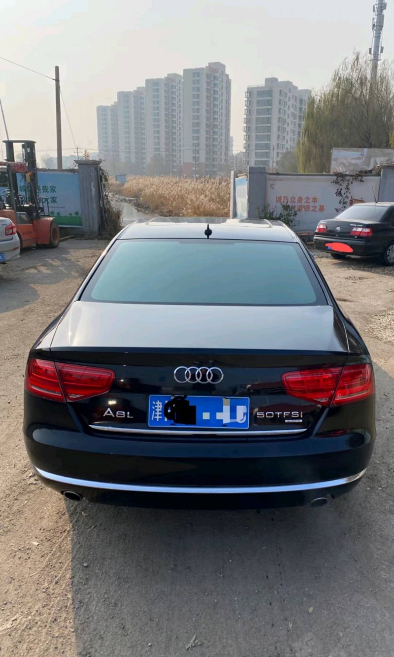 天津12年奧迪A8L7