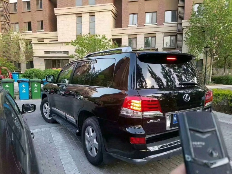 北京15年雷克萨斯LX8