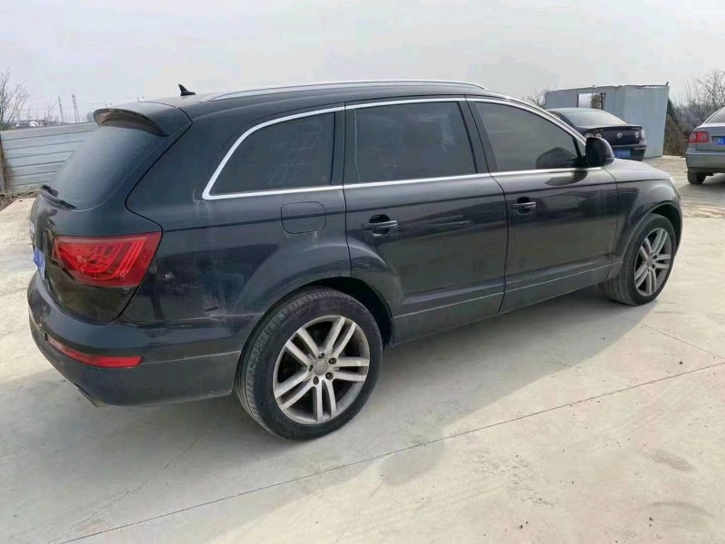 青島07年奧迪Q78