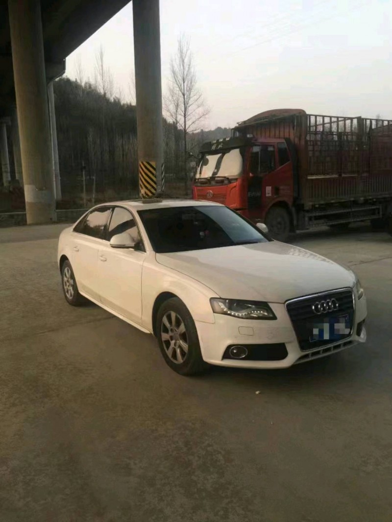 北京12年奧迪A4L3