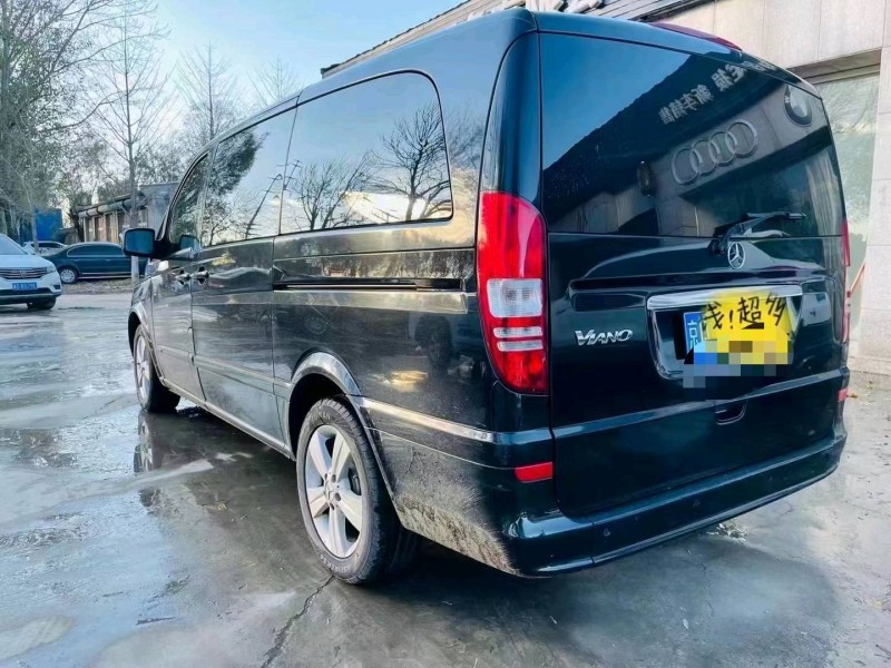 北京11年奔驰唯雅诺7