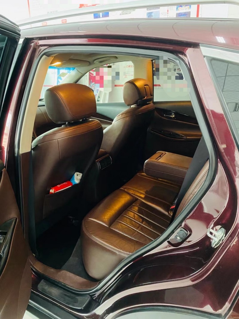 青島14年英菲尼迪QX506