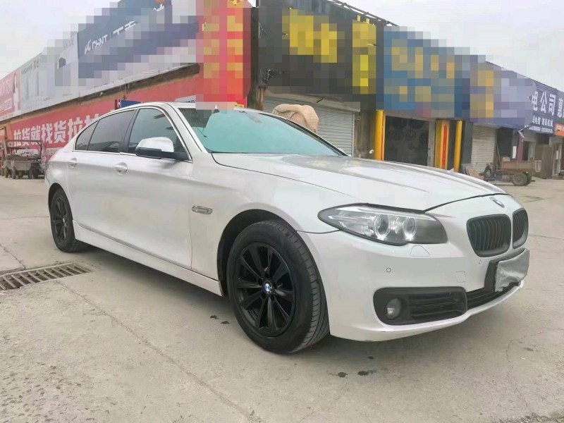 北京16年宝马5系3