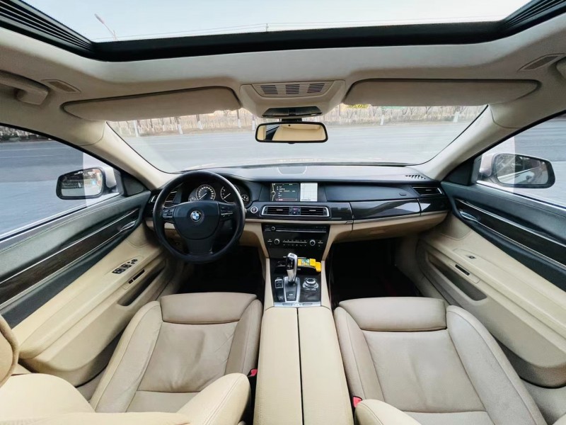 北京11年宝马7系5