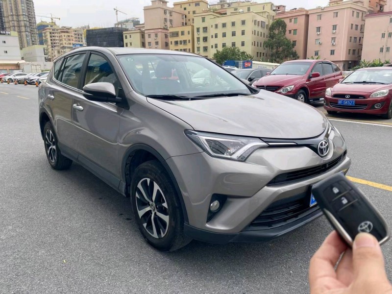 广州19年丰田RAV4荣放3