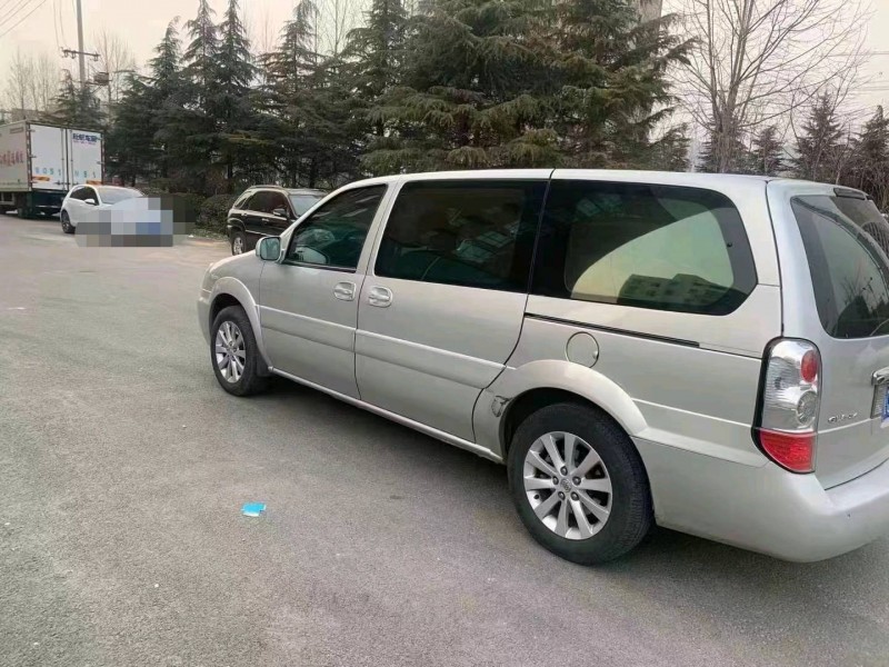 泰安11年別克GL89