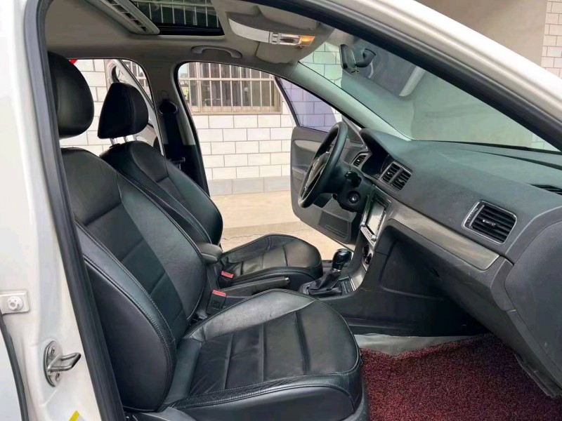 北京12年大众朗逸6