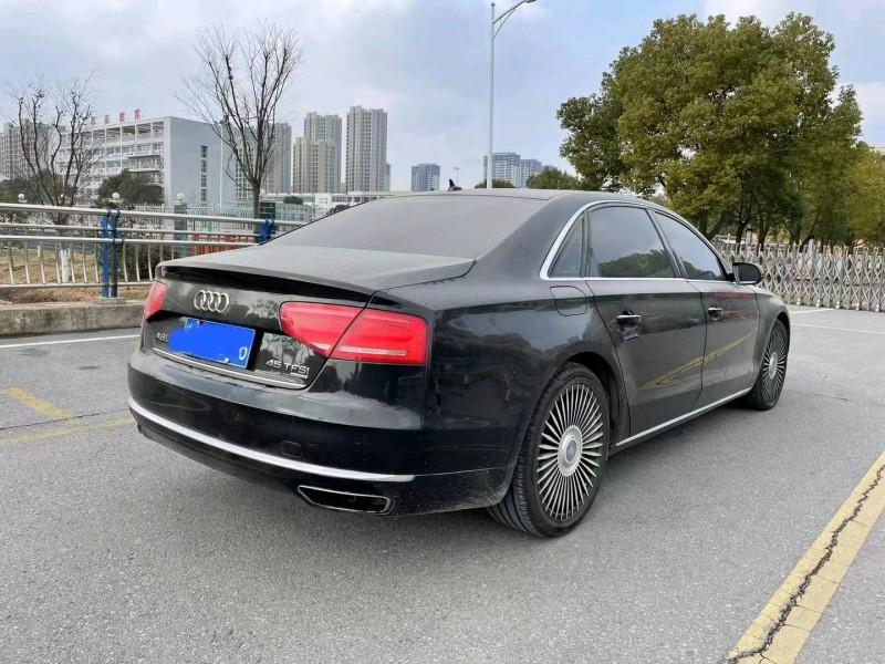 安慶12年奧迪A8L8