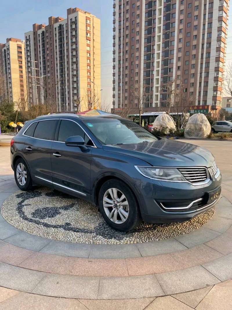 青島19年林肯MKX3